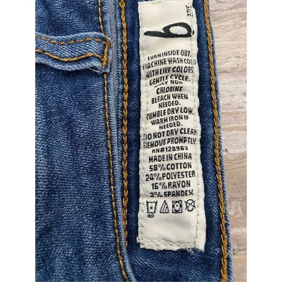 Indigo Rein Distressed Jean Shorts Boyfriend Women’s Junior’s Size 9 - Picture 3 of 4